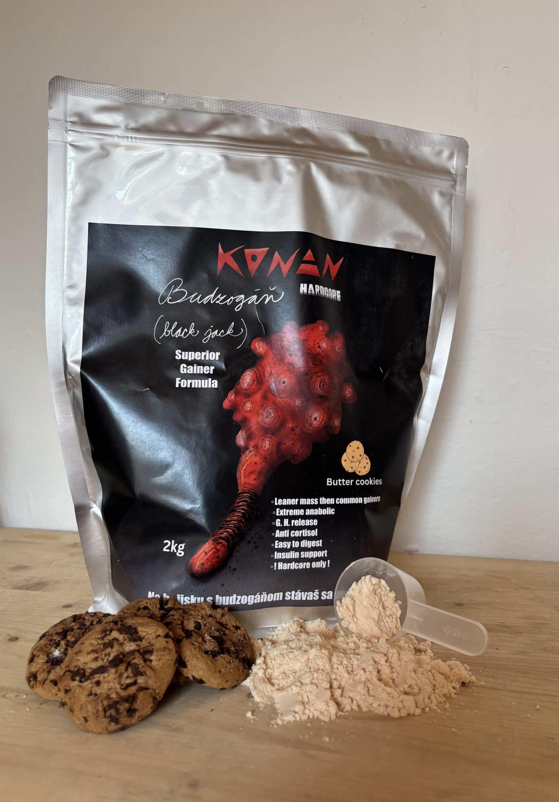 KONAN Hardcore Budzogáň – špeciálny gainer obsahujuci hydrolyzovaná bielkovina, komplexné sacharidy, zdravé tuky, kolostrum